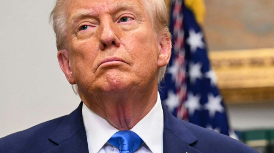 Trump alerta sobre paralisa&ccedil;&atilde;o do governo enquanto Casa Branca amea&ccedil;a com demiss&otilde;es