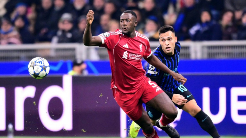 Zagueiro Ibrahima Konat&eacute; deixa o Liverpool