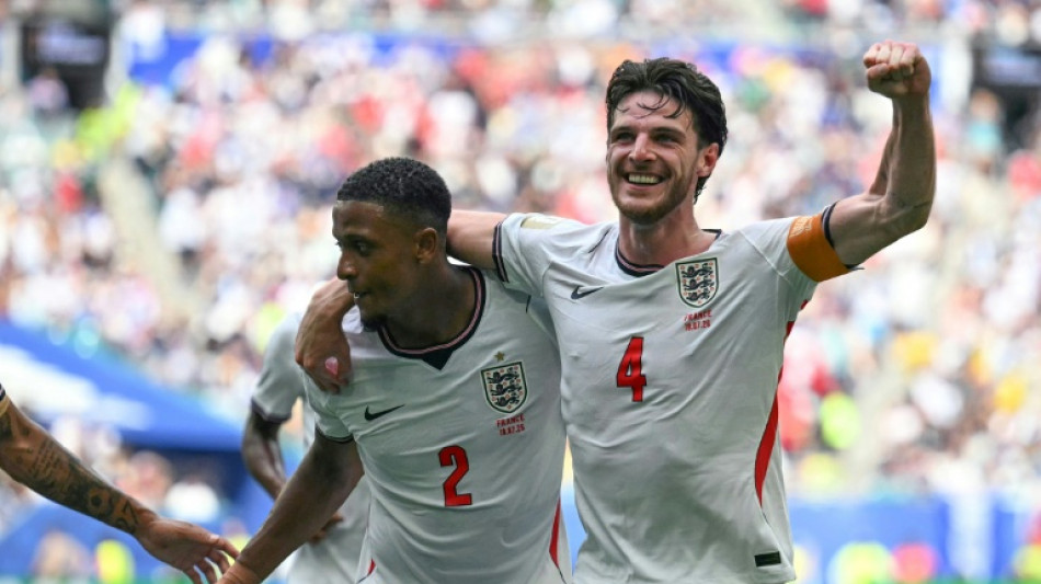 Arsenal acerta contrata&ccedil;&atilde;o do zagueiro Ezri Konsa, do Aston Villa