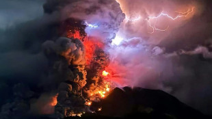 Tausende werden nach Vulkanausbr&uuml;chen in Indonesien evakuiert