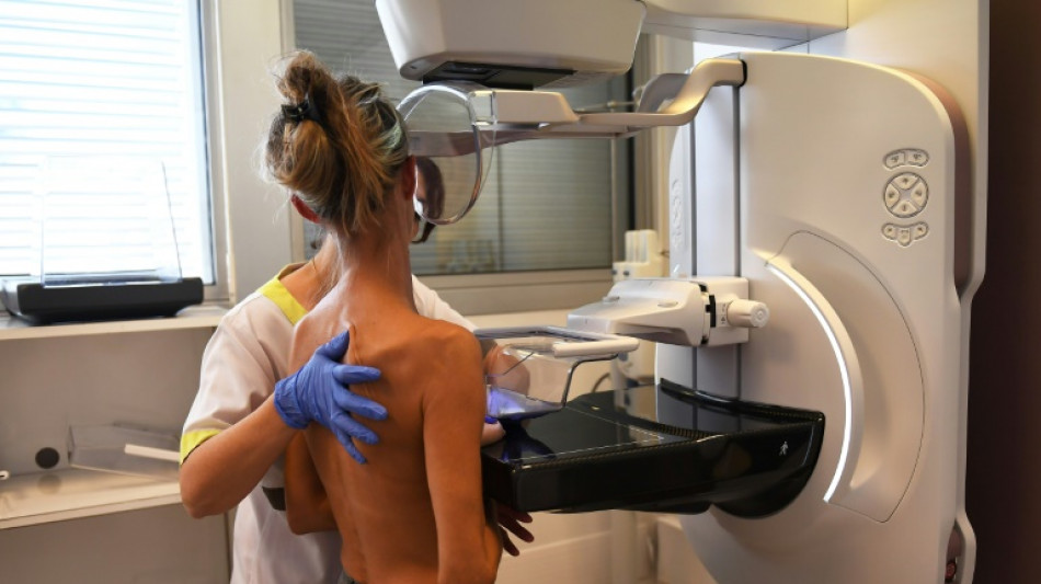 Cancer du sein: le S&eacute;nat veut am&eacute;liorer la prise en charge des soins
