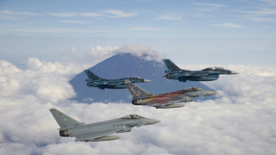 Japans Regierungschef k&uuml;ndigt deutlich h&ouml;here Milit&auml;rausgaben an