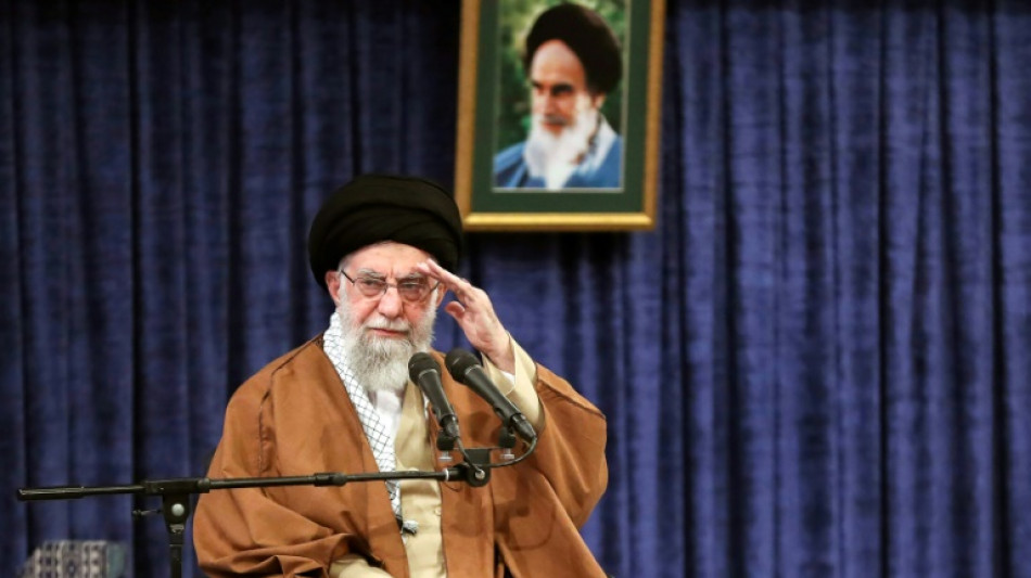 El líder supremo de Irán pide a su gobierno rechazar cualquier negociación con EEUU