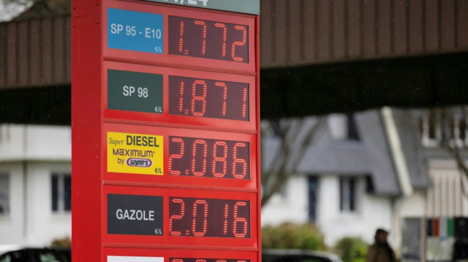 Prix des carburants: le gouvernement annonce des mesures mais pas d'aide directe 