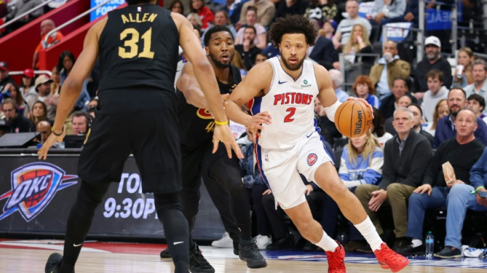 Pistons hold off Cavs to take 2-0 NBA series lead