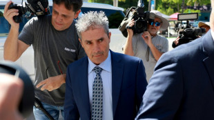 Funcion&aacute;rio de Trump se declara inocente no caso dos documentos secretos