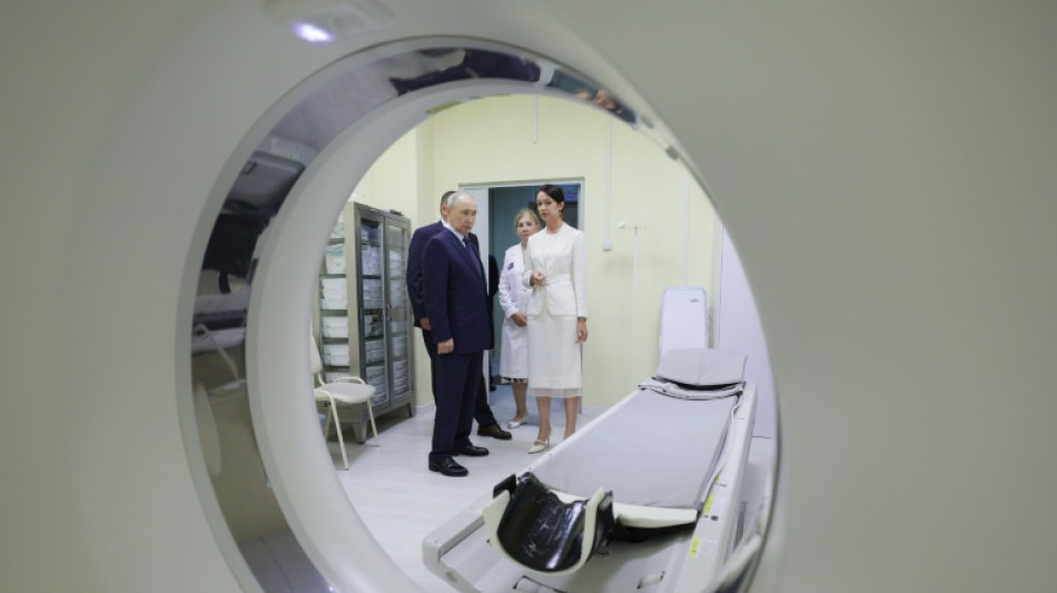 Poutine en visite pour la premi&egrave;re fois aux &icirc;les Kouriles, disput&eacute;es avec le Japon