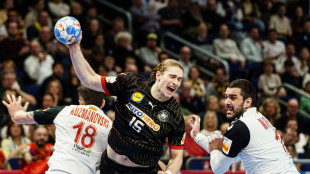 Tor-Party in Berlin: Handballer st&uuml;rmen in EM-Hauptrunde