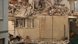 Una palazzina crolla dopo un'esplosione nel Fermano, un morto e due feriti