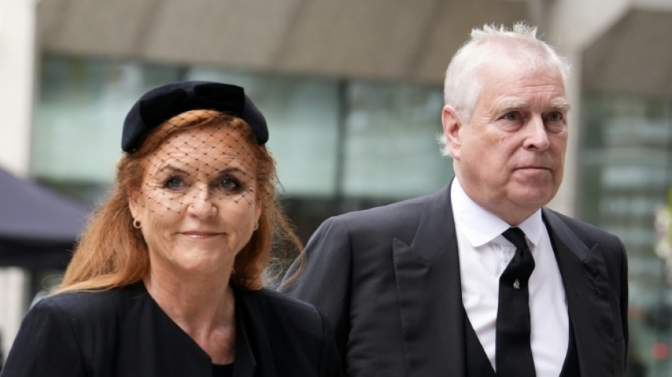 Sarah Ferguson chamou Epstein de 'irm&atilde;o' em e-mail ao financista