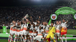 West Ham vence Fiorentina por 2 a 1 e conquista Liga Confer&ecirc;ncia