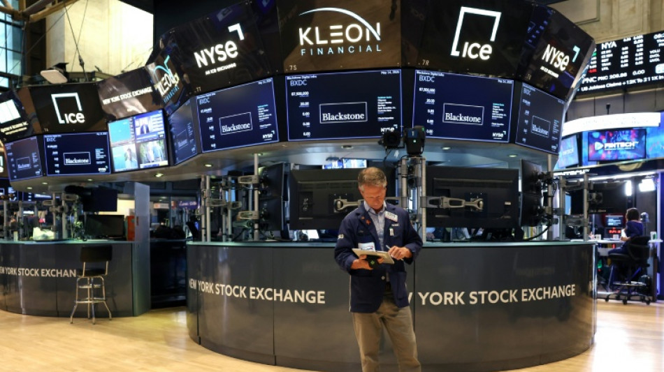 Wall Street termine en baisse, min&eacute;e par l'envol&eacute;e du co&ucirc;t de la dette am&eacute;ricaine