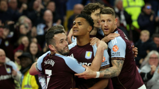 Aston Villa vence Liverpool (4-2) e garante vaga na pr&oacute;xima Champions