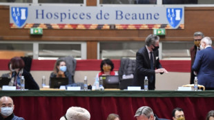 Vin: les ench&egrave;res de Beaune sous les auspices de Thierry Lhermitte mais sans records