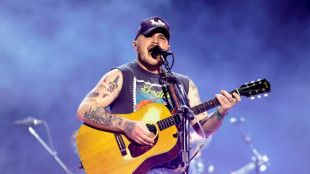 Estrella del country responde a cr&iacute;ticas de autoridades migratorias de EEUU por nueva canci&oacute;n