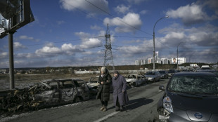 Ukraine: l'&eacute;tau se resserre sur Kiev, Zelensky accuse Moscou de cibler les civils