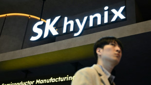 Seoul record leads most Asian markets higher, crude extends losses