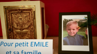 Les grands-parents du petit Emile ressortent libres avant la conférence du procureur