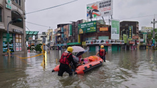 Le Japon se pr&eacute;pare &agrave; deux temp&ecirc;tes tropicales, les pluies font deux morts &agrave; Ta&iuml;wan     