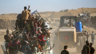 Palestinos encontram Cidade de Gaza devastada antes que Hamas comece a libertar ref&eacute;ns na 2&ordf; feira