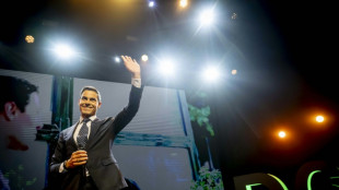 Pays-Bas: l'extr&ecirc;me droite au coude &agrave; coude avec un parti centriste, selon une nouvelle projection