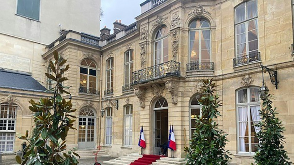 Macron nomme Bayrou &agrave; Matignon, pour tenter de d&eacute;nouer la crise politique