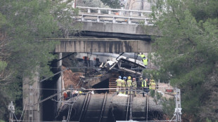 Dois acidentes fatais em 48 horas geram d&uacute;vidas sobre seguran&ccedil;a de trens espanh&oacute;is