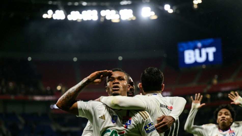 Coupe de France: transfigur&eacute;, Lyon rejoint les quarts