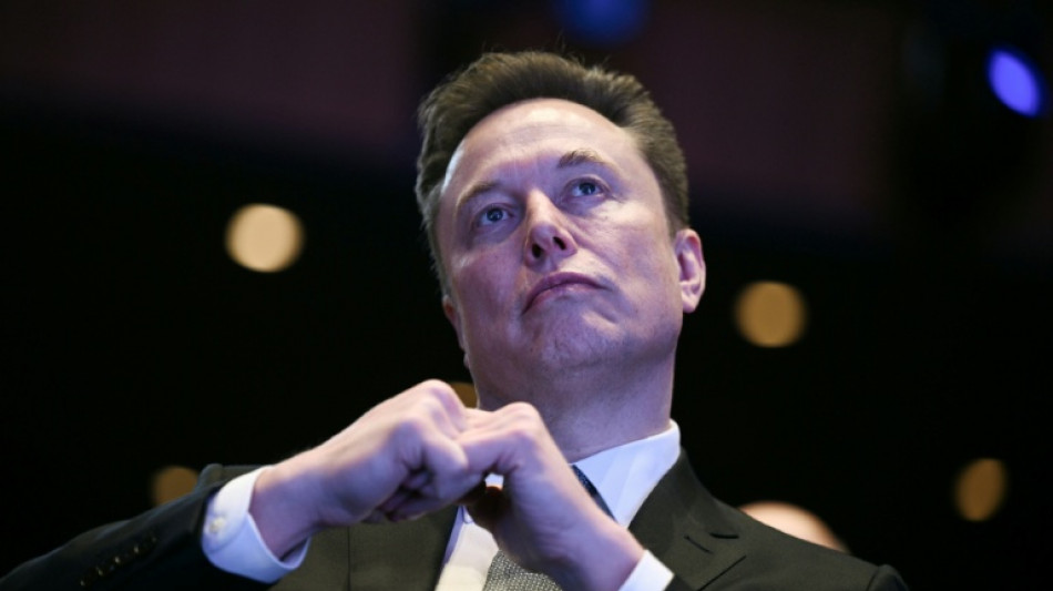 "Je n'abandonnerai jamais" : Musk contraint de d&eacute;fendre son projet IA