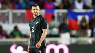 Lateral neozeland&ecirc;s Tim Payne se transfere para o Olimpia, do Paraguai, ap&oacute;s ganhar fama no Instagram