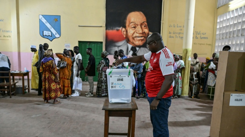 B&uuml;rger der Elfenbeink&uuml;ste w&auml;hlen neues Parlament