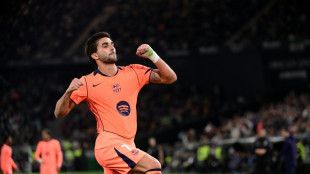 El Bar&ccedil;a sufre en Santander pero avanza a cuartos en la Copa del Rey