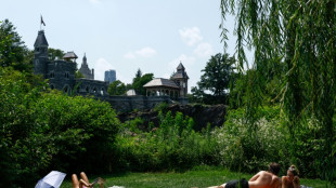 Hot spell roasts eastern US as holiday weekend approaches