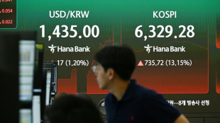 Stocks mixed with tech firms back under pressure