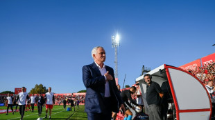 Mourinho comemora sua volta ao Benfica com vit&oacute;ria sobre o AVS (3-0)