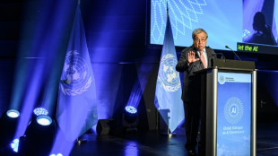 El jefe de la ONU llama a gobernar la IA para no improvisar "el futuro de la humanidad"