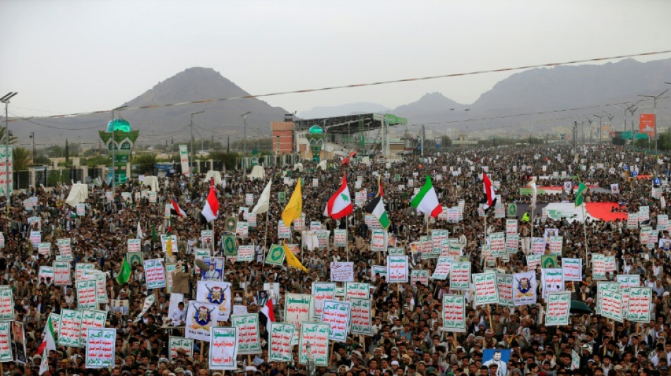 Houthi missile attacks kill 58 Saudi-backed Yemeni govt forces