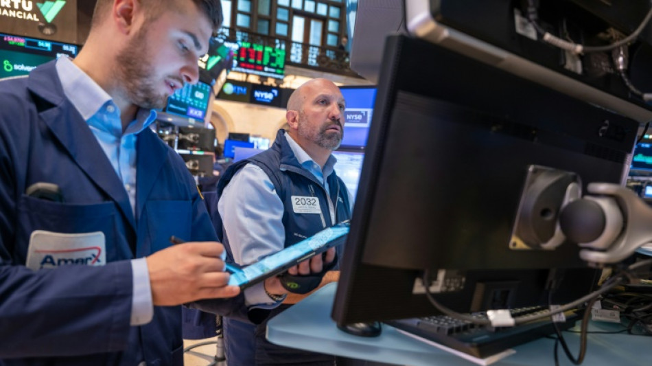 Apr&egrave;s un bon d&eacute;but, Wall Street retombe dans le rouge