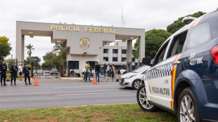 Bolsonaro, 'ho tentato di aprire il braccialetto elettronico'