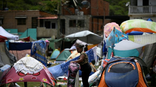 Sobreviventes dos terremotos na Venezuela enfrentam precariedade em abrigos improvisados