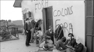 50 ans apr&egrave;s Al&eacute;ria, le nationalisme corse am&egrave;ne l'autonomie au Parlement