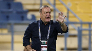 T&eacute;cnico Dick Advocaat reassume sele&ccedil;&atilde;o de Cura&ccedil;ao a um m&ecirc;s da Copa