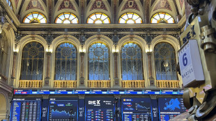 Borsa: Europa fiacca, vendite sui processori, Milano -0,15%