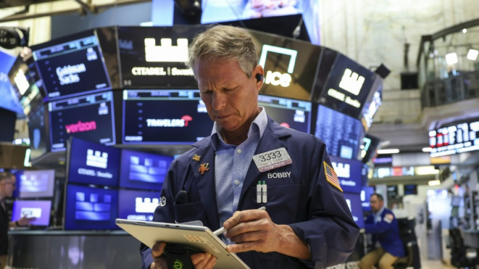 Wall Street en forme, port&eacute;e par la tech et la g&eacute;opolitique