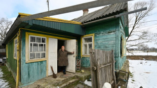 En Dobrianka, norte de Ucrania, quieren la paz y desconf&iacute;an de EEUU
