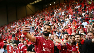 Emo&ccedil;&atilde;o e l&aacute;grimas nas despedidas de Salah e Guardiola