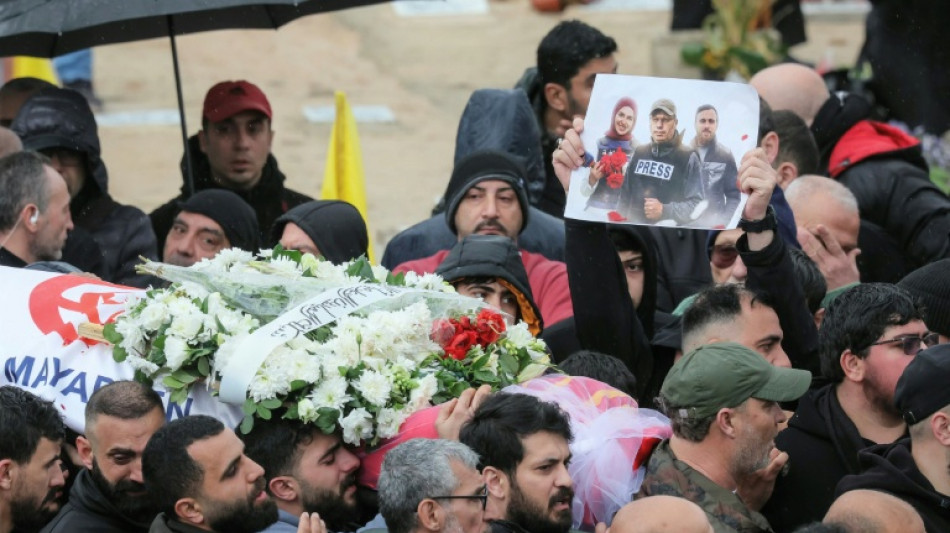 Fun&eacute;railles &agrave; Beyrouth de trois journalistes libanais tu&eacute;s par une frappe isra&eacute;lienne