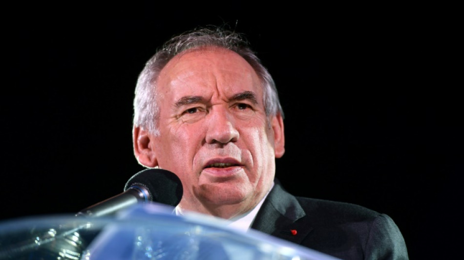 Novo primeiro-ministro franc&ecirc;s enfrenta primeiro momento-chave para sobreviv&ecirc;ncia de seu governo