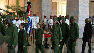 Cubans bid farewell to revolution hero Valdes