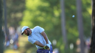 Golf: Scheffler weint und f&uuml;hrt, Woods erlebt Masters-Horror